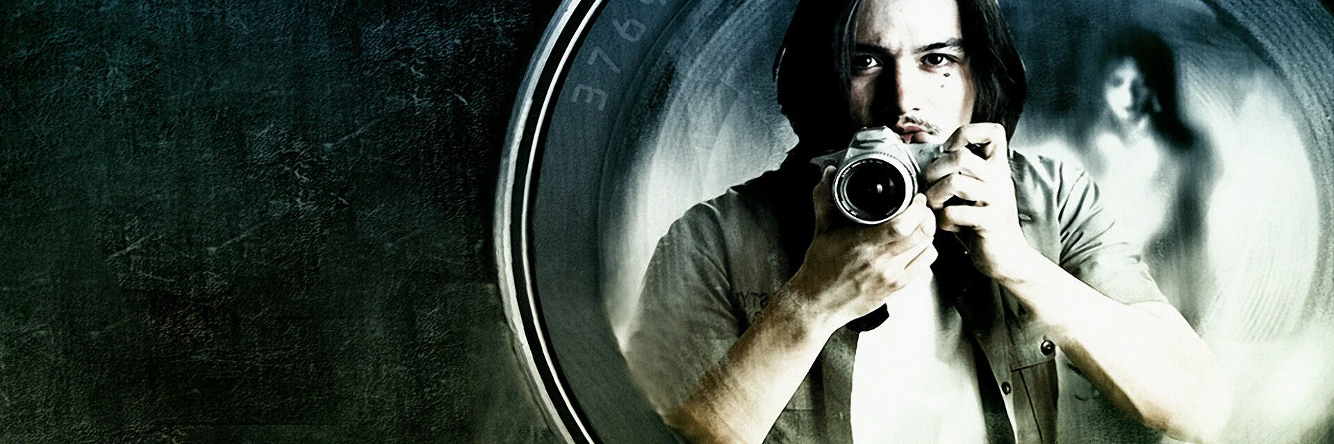 Shutter 4K 2004 big poster